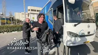 ویدیو| ساپینتو قهوه در دست؛ کاروان استقلال به اکباتان رسید