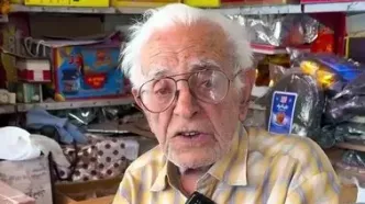 ویدئوی شیرین از یک چای‌فروش صدساله در شیراز