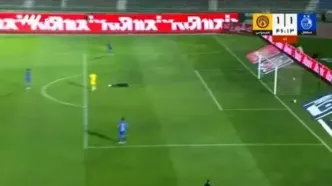 ببینید| گل اول فجر به استقلال روی اشتباه عجیب آدان