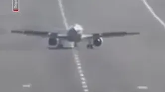 فرود اضطراری هواپیمای مسافربری لحظاتی پس از تیک‌آف