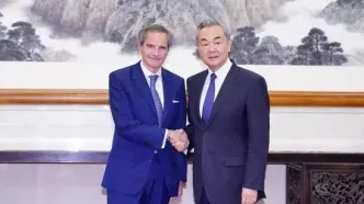 وزیر خارجه چین نسبت به حملات به تاسیسات هسته‌ای در خاورمیانه هشدار داد