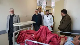 عیادت رئیس کمیسیون بهداشت با همراهی معاون درمان وزارت بهداشت از مجروحان جنگی در بیمارستان شهدای تجریش