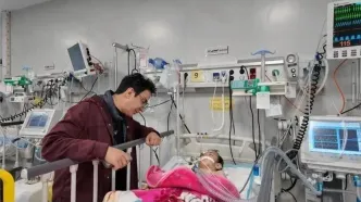 دیدار خاص عمو پورنگ با کودکان مجروح شده در جنگ رمضان در این مکان + تصاویر