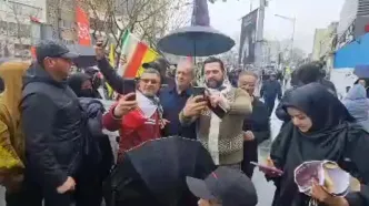 حضور متفاوت پزشکیان در راهپیمایی امروز تهران + ویدئو