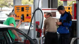 واکنش سخنگوی جایگاهداران به حمله علیه سه انبار نفت: با پدیده بی‌بنزینی مواجه نخواهیم شد