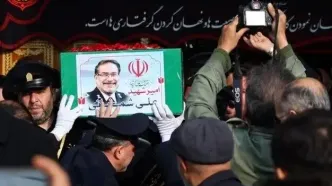 عکس‌هایی که ایسنا از دسته‌گل‌های اهدایی در مراسم ترحیم علی شمخانی منتشر کرد