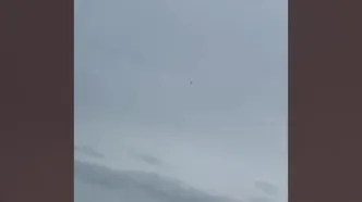 یک جنگنده اف ۱۸ مورد اصابت قرار گرفت + ویدئو