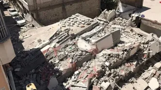 ریزش یک ساختمان ۲ طبقه در کوی علوی اهواز