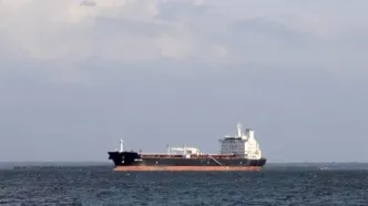 انهدام یک نفتکش در خلیج فارس با اصابت پهپاد سپاه