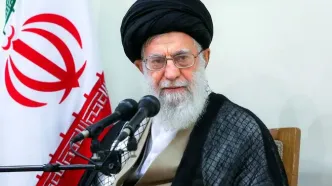 حال و هوای مردم در حرم امام رضا(ع)دقایقی پس از اعلام خبرشهادت رهبرانقلاب اسلامی+فیلم