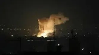 حملات آمریکایی صهیونیستی در آغاز روز پانزدهم جنگ / انفجارها در تهران، شیراز، کرج و بندرعباس/ حمله هوایی به خارک