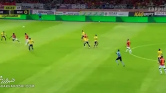 ویدیو| توپ از ضربه دروازه تا گل شدن روی زمین نیامد؛ این گل را باید ببینید!