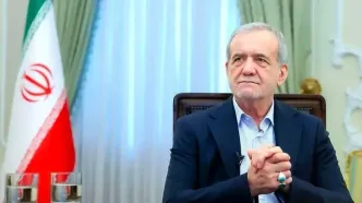 موتورسواری پزشکیان در راهپیمایی امروز سوژه شد