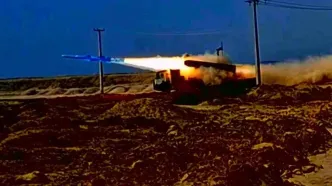 ناو هواپیمابر آبراهام لینکلن با شلیک موشک توسط نیروی دریایی ارتش از منطقه دور شد