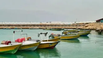 حمله هوایی به لنج‌های صیادی در اسکله ملو | حادثه تلفات جانی نداشت