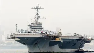 فوری/ ناو هواپیمابر آبراهام لینکلن ارتش آمریکا مورد حمله هدفمند چهار فروند موشک بالستیک قرار گرفت