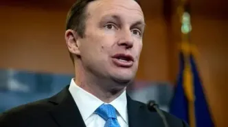 سناتور آمریکایی: ارتش آمریکا نمی‌تواند پهپادهای ایران را مهار کند