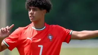 کارت زرد پس از تعویض؛ حاشیه تازه برای پسر کریستیانو+عکس