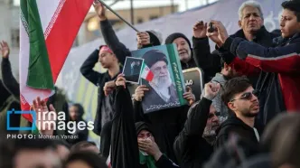 تصاویری از سوگواری مردم در میدان انقلاب