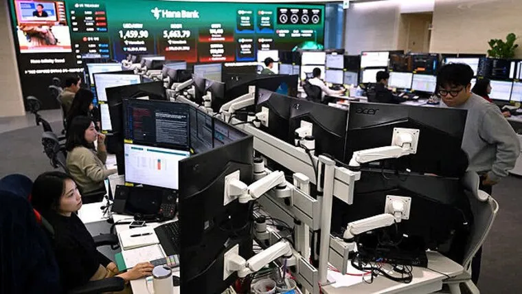 سقوط  دومینووار  بازارها