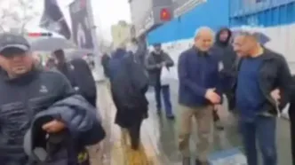 حضور شجاعانۀ رئیس‌جمهور در راهپیمایی روز قدس و گرفتن عکس یادگاری با مردم