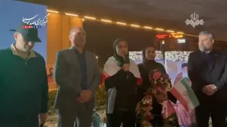 بازیکن تیم فوتبال بانوان: موظفم از امروز در خیابان ‌کنار مردم کشورم باشم‌ + ویدئو