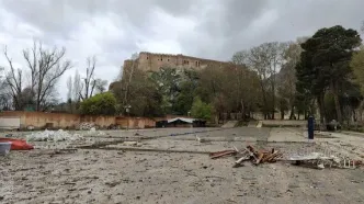 پس از حمله هوایی؛ شکاف‌های جدیدی در قلعه فلک‌الافلاک آشکار شده است