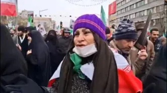 لحظه اصابت موشک در راهپیمایی روز قدس/ شهادت یکی از هموطنان پس از برخورد ترکش در تقاطع میدان فلسطین و خیابان انقلاب/ ویدئو