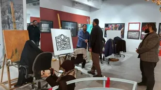 بازدید رئیس حوزه هنری از کارگاه خلق اثر تجسمی «رهبر شهید»