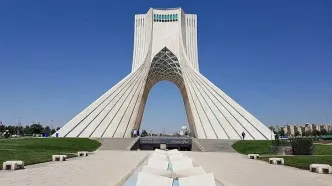 آسیب شیشه های کافه‌گالری برج آزادی در پی موج انفجارهای حملات اخیر