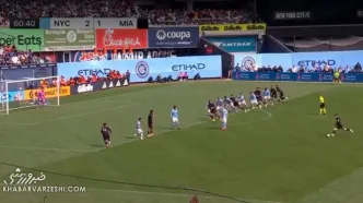 ویدیو| گل ۹۰۱ لیونل مسی با ضربه ایستگاهی عجیب!