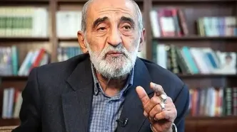 شریعتمداری: رهبر جدید برگزیده امام زمان است