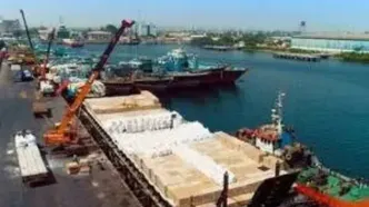 تخلیه و بارگیری کالا در بنادر تجاری کشور طبق روال عادی در جریان است/ نشست اضطراری آیمو درباره وضعیت تنگه هرمز