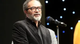 کارن همایونفر برای وعده صادق4 مارش نظامی نواخت