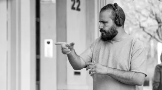 مهران مهدویان: دوربین به دست گرفتیم برای ثبتِ زندگی/ عشق از مرگِ ما قوی‌تر است