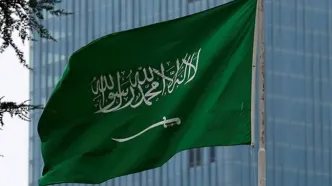 عربستان تولید دو میدان نفتی را کاهش می‌دهد