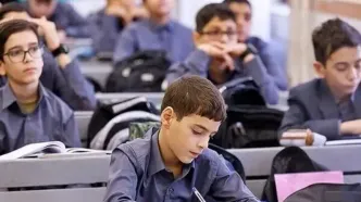 پیگیری و نظارت مستمر برنامه‌های آموزش غیر حضوری دانش آموزان