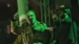 احمد ابوالقاسمی میزبان برنامه محفل با لباس خاص رزم در تجمع مردم تهران + ویدئو