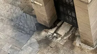 حمله به انبارهای نفت، بارش باران های سمی و انتقاد مردم از اطلاع رسانی دیرهنگام