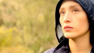 فرشته حسینی با کلاه متفاوت در خارج از کشور/ عکس