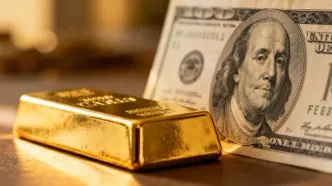 سقوط قیمت طلا به پایین‌ترین نرخ یک ماه گذشته | افزایش ارزش دلار و سیاست‌های سخت‌گیرانه فدرال رزرو، طلا را پایین کشید