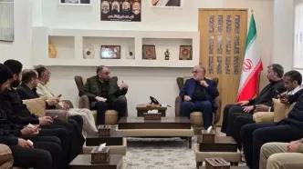 حضور فرماندهان الحشد الشعبی در کنسولگری ایران در بصره برای تسلیت شهادت رهبر انقلاب/ تصاویر