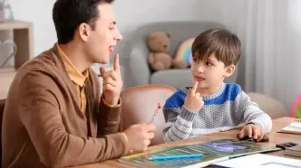 لکنت زبان ناگهانی کودک در شرایط جنگی