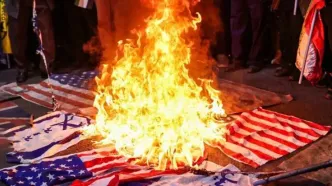 آتش زدن پرچم‌ آمریکا و اسرائیل در چهارشنبه سوری