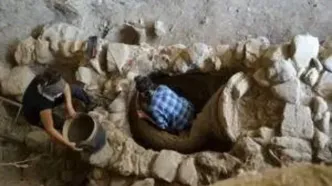 «طبل 2 هزارسالۀ قورباغه‌نشان» موقع شخم زدن زمین از زیر خاک بیرون آمد