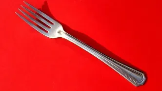 فرآیند تولید انبوه چنگال در کارخانه ای قدیمی در کره جنوبی / ویدئو