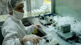 تولید بدون وقفه دارو و شیرخشک زیر بمباران دشمن صهیونیستی ادامه دارد