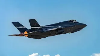 لحظه ایجکت خلبانان جنگنده‌ای که در شمال تهران منهدم شد