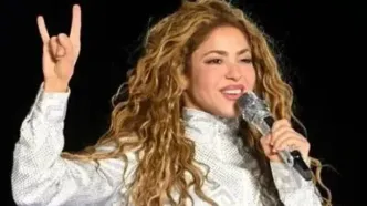 «شکیرا» در حال قدم زدن با نامزدش در در مالدونادو/ عکس