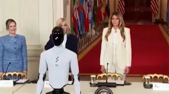 ملانیا ترامپ و همراهش در یک نشست جلب‌توجه کردند